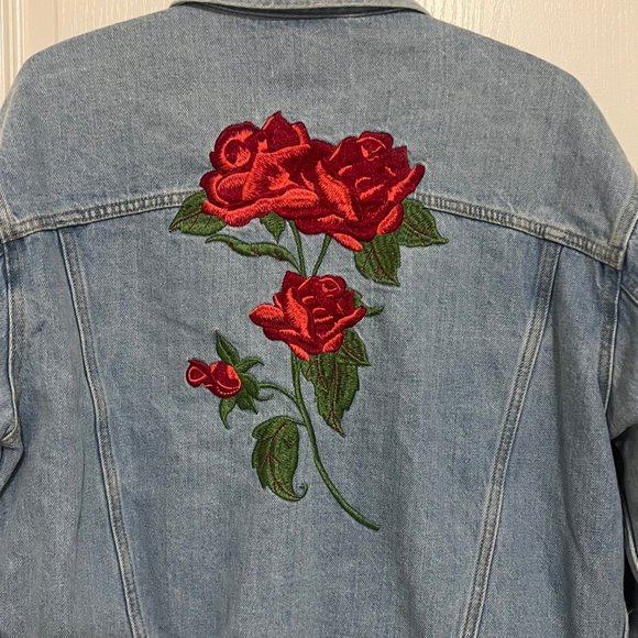 Aritzia TNA Rose Embroided Jean Jacket - Picture 3 of 5